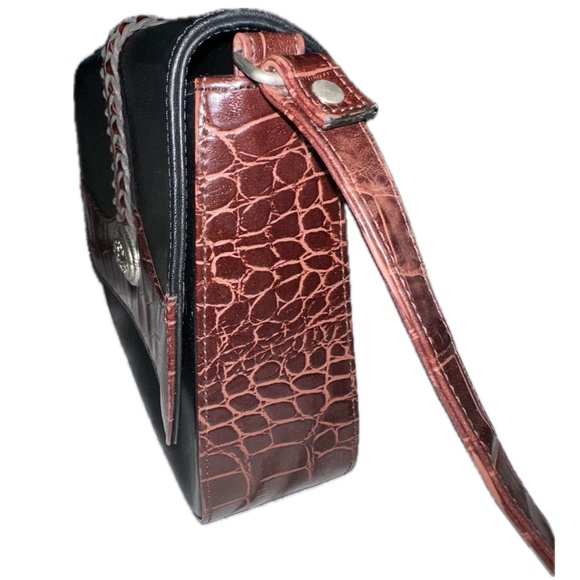 Unbranded Black Flap Crossbody Purse with Silver Tone Hardware - Picture 4 of 10